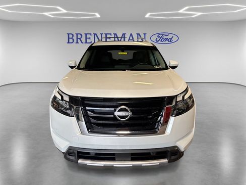 Used 2025 Nissan Pathfinder SL w/ SL Premium Package AWD/4WD image 2