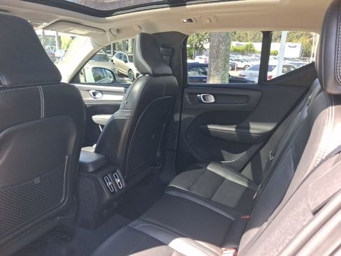 Used 2020 Volvo XC40 T5 Inscription image 7