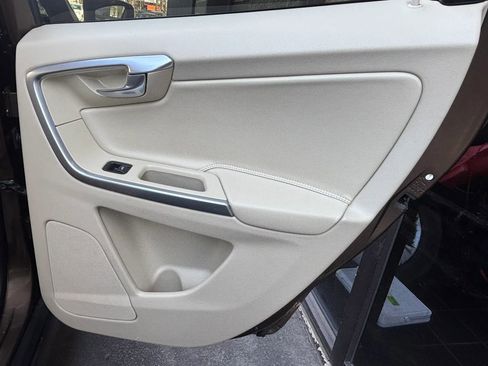 Used 2015 Volvo XC60 T5 image 12