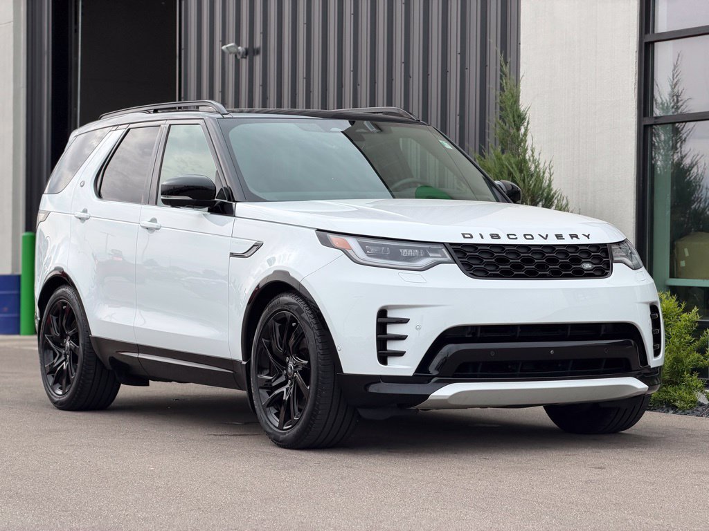 Used 2024 Land Rover Discovery Dynamic SE AWD/4WD image 5