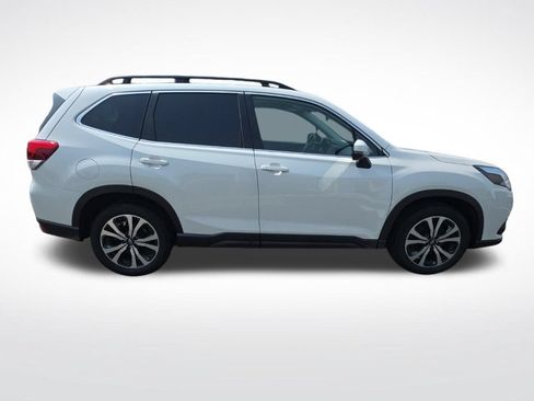 Used 2022 Subaru Forester Limited AWD/4WD image 2