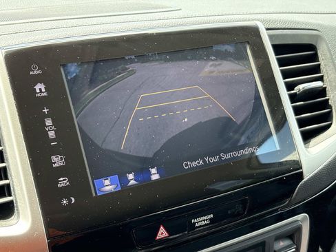 Used 2018 Honda Pilot Touring image 23