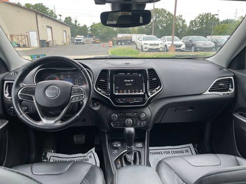 Used 2020 Jeep Cherokee Limited w/ Technology Group AWD/4WD image 25