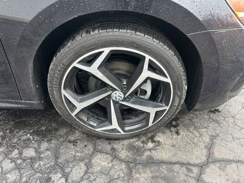 Used 2021 Volkswagen Passat 2.0T R-Line image 39