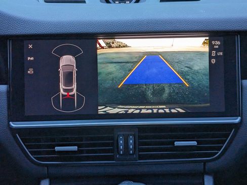 Used 2023 Porsche Cayenne Coupe image 24