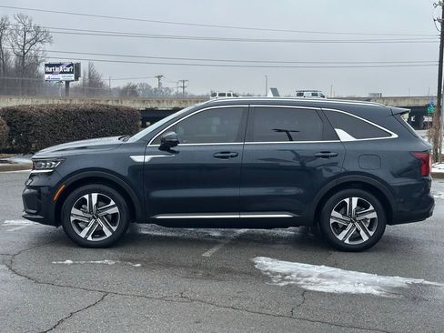 Used 2023 Kia Sorento SX Prestige w/ Panoramic Sunroof Package image 4