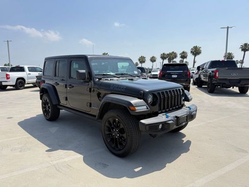 Used 2023 Jeep Wrangler Unlimited w/ Cold Weather Group AWD/4WD image 4