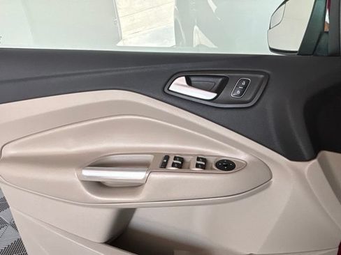 Used 2017 Ford Escape SE AWD/4WD image 12