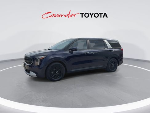 Used 2026 Kia Carnival FWD image 4