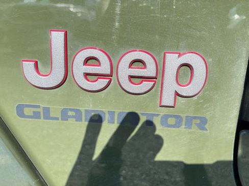 Used 2021 Jeep Gladiator Rubicon w/ LED Lighting Group AWD/4WD image 28