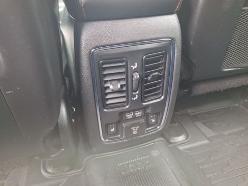 Certified 2021 Jeep Grand Cherokee Trailhawk w/ Trailhawk Luxury Group AWD/4WD image 16
