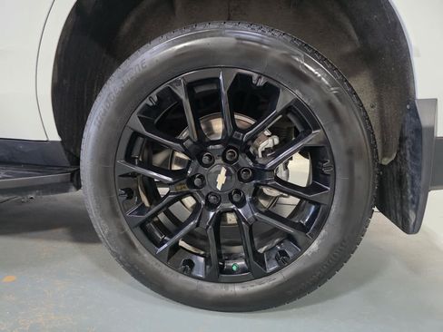 Used 2025 Chevrolet Tahoe LS AWD/4WD image 11
