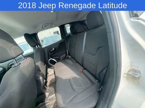 Used 2018 Jeep Renegade Latitude AWD/4WD image 15