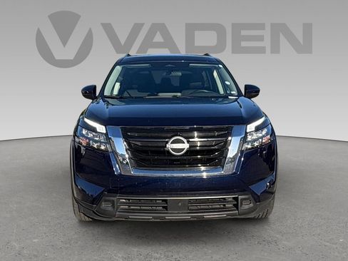 Used 2025 Nissan Pathfinder SV FWD image 23