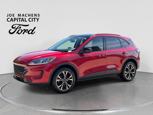 Used 2022 Ford Escape SE w/ SE Sport Appearance Package AWD/4WD image 9