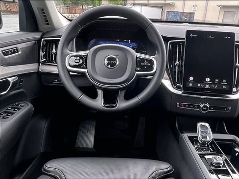 New 2026 Volvo XC90 T8 Ultra w/ Protection Package AWD/4WD image 15