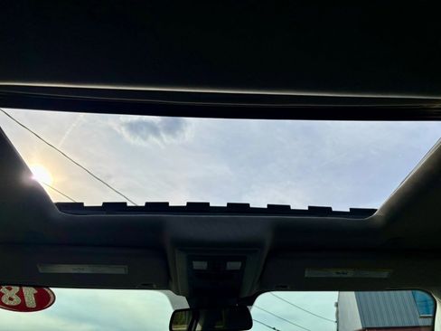 Used 2018 RAM 1500 Classic SLT image 29