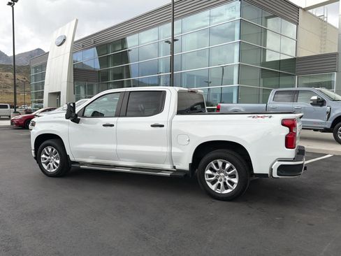 Used 2021 Chevrolet Silverado 1500 Custom w/ Custom Max Trailering Package AWD/4WD image 12