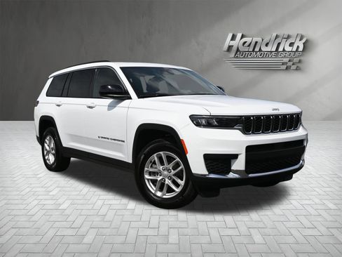 Used 2025 Jeep Grand Cherokee L Laredo w/ Luxury Tech Group I RWD image 2