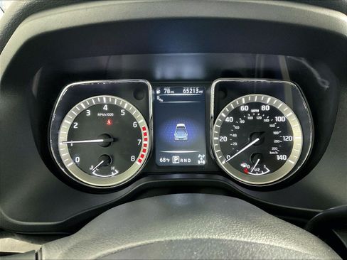 Used 2018 Nissan Titan SV w/ SV Convenience Package AWD/4WD image 15