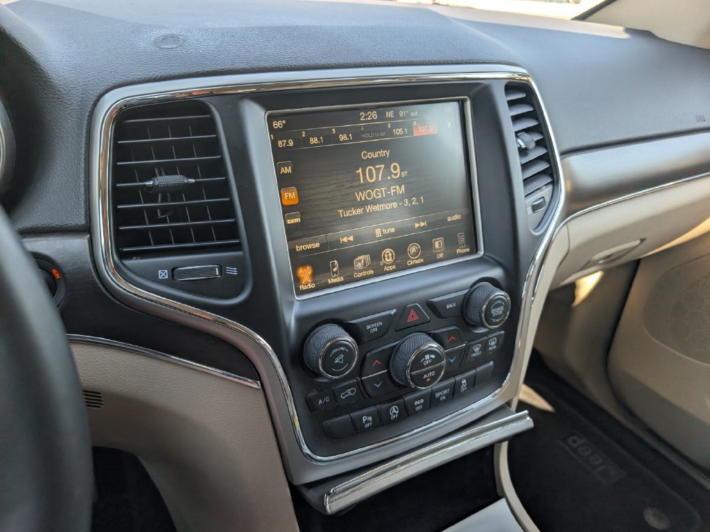 Used 2017 Jeep Grand Cherokee Limited AWD/4WD image 17