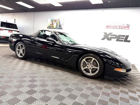 Used 2004 Chevrolet Corvette Convertible w/ Preferred Equipment Group RWD image 2