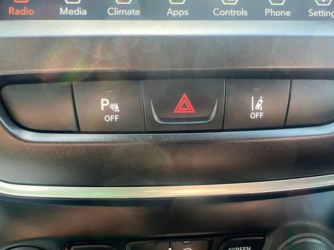 Used 2021 Jeep Cherokee Trailhawk w/ Premium Leather Package AWD/4WD image 35