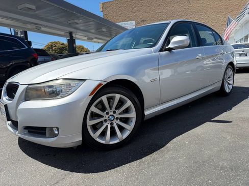 Used 2011 BMW 328i Sedan RWD image 4