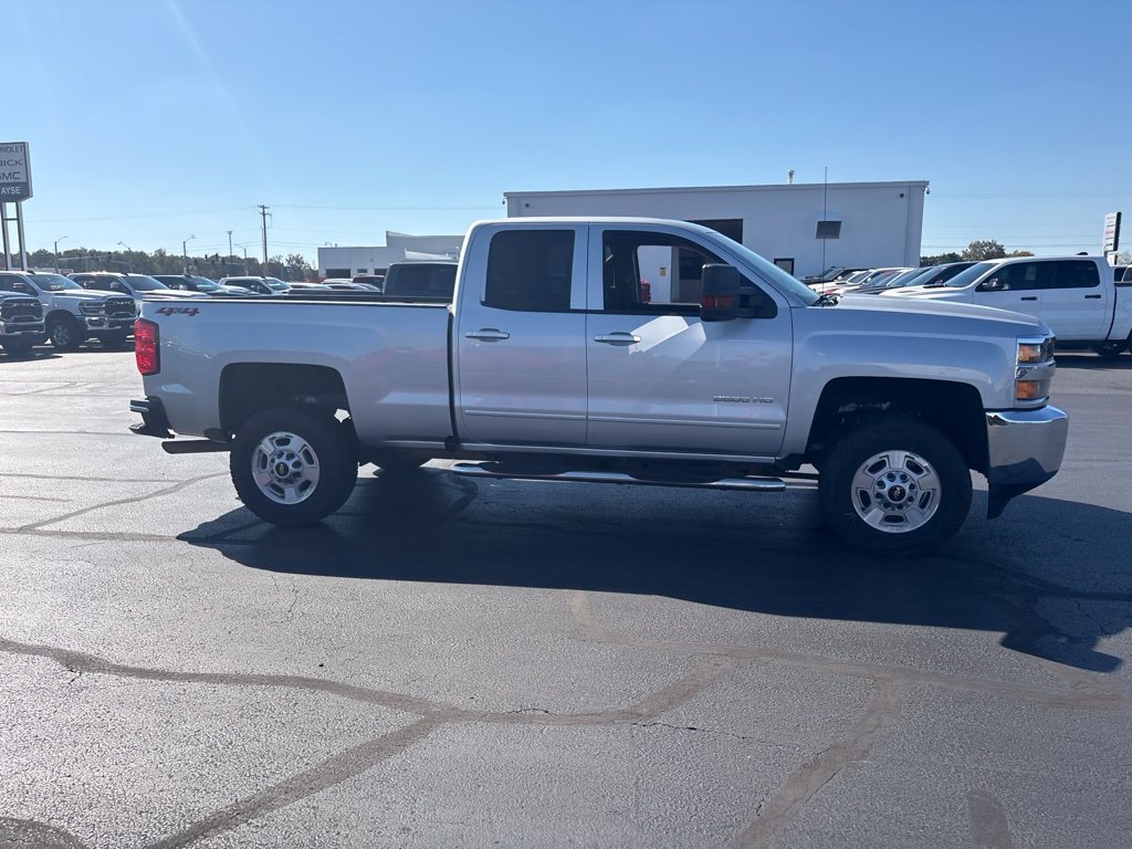 Used 2019 Chevrolet Silverado 2500 LT AWD/4WD image 11