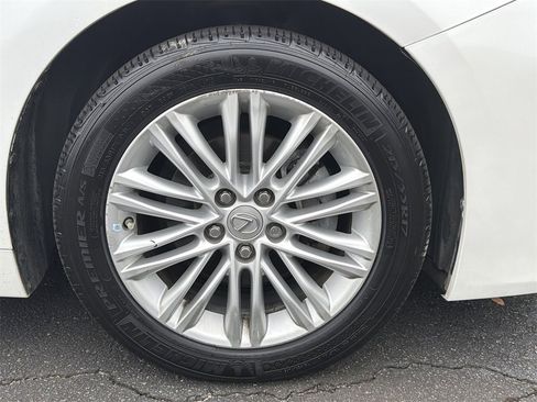 Used 2016 Lexus ES 350 w/ Premium Package w/Wood Trim image 12