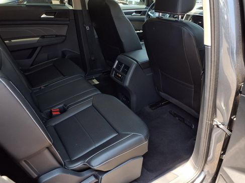 Certified 2023 Volkswagen Atlas SEL R-Line AWD/4WD image 24