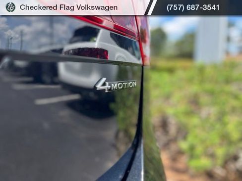 Used 2023 Volkswagen Tiguan SE R-Line AWD/4WD image 11