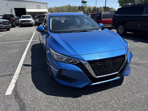 Used 2022 Nissan Sentra SV w/ Lighting Package image 3