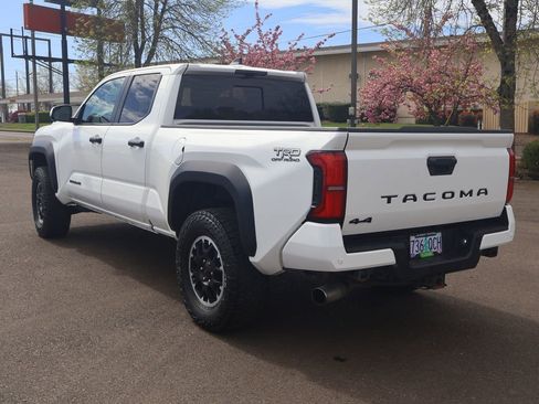 Used 2024 Toyota Tacoma TRD Off-Road w/ TRD Off Road Premium Package image 4