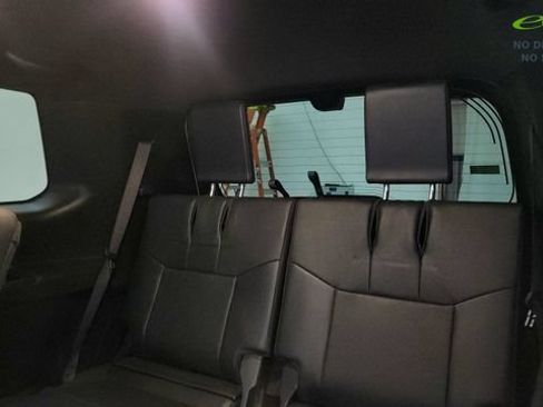 Used 2024 Lexus GX 550 w/ Accessory Package (31) AWD/4WD image 34