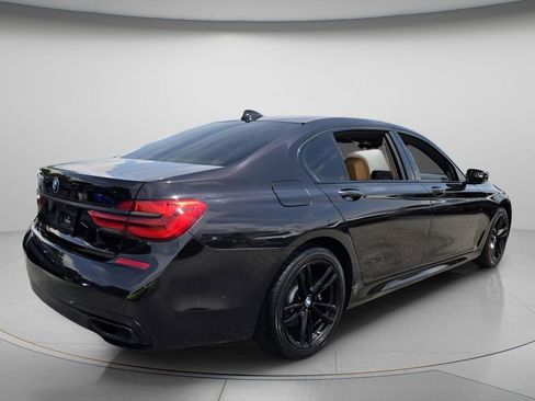 Used 2018 BMW 750i xDrive AWD/4WD image 8