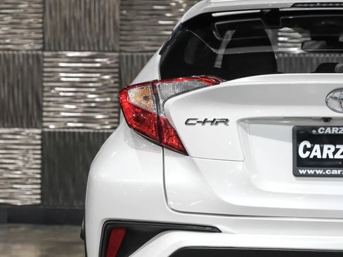 Used 2021 Toyota C-HR XLE image 44