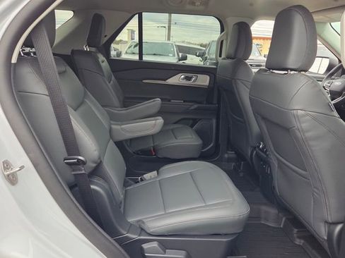 New 2026 Ford Explorer Active w/ Active Comfort Package image 16