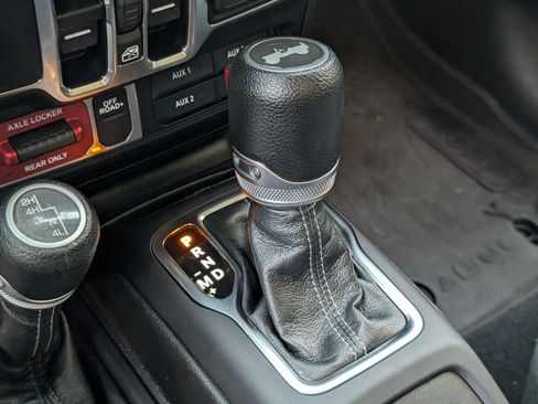 Used 2024 Jeep Wrangler Unlimited Sport AWD/4WD image 30