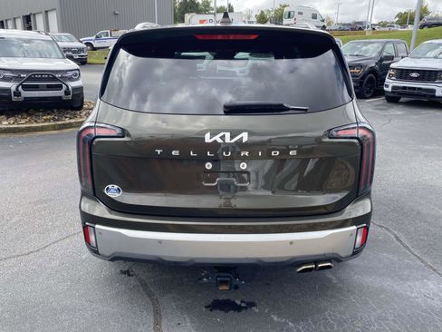 Used 2023 Kia Telluride EX w/ EX Captain's Chair Package image 6