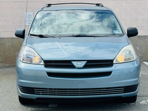 Used 2005 Toyota Sienna CE FWD image 2
