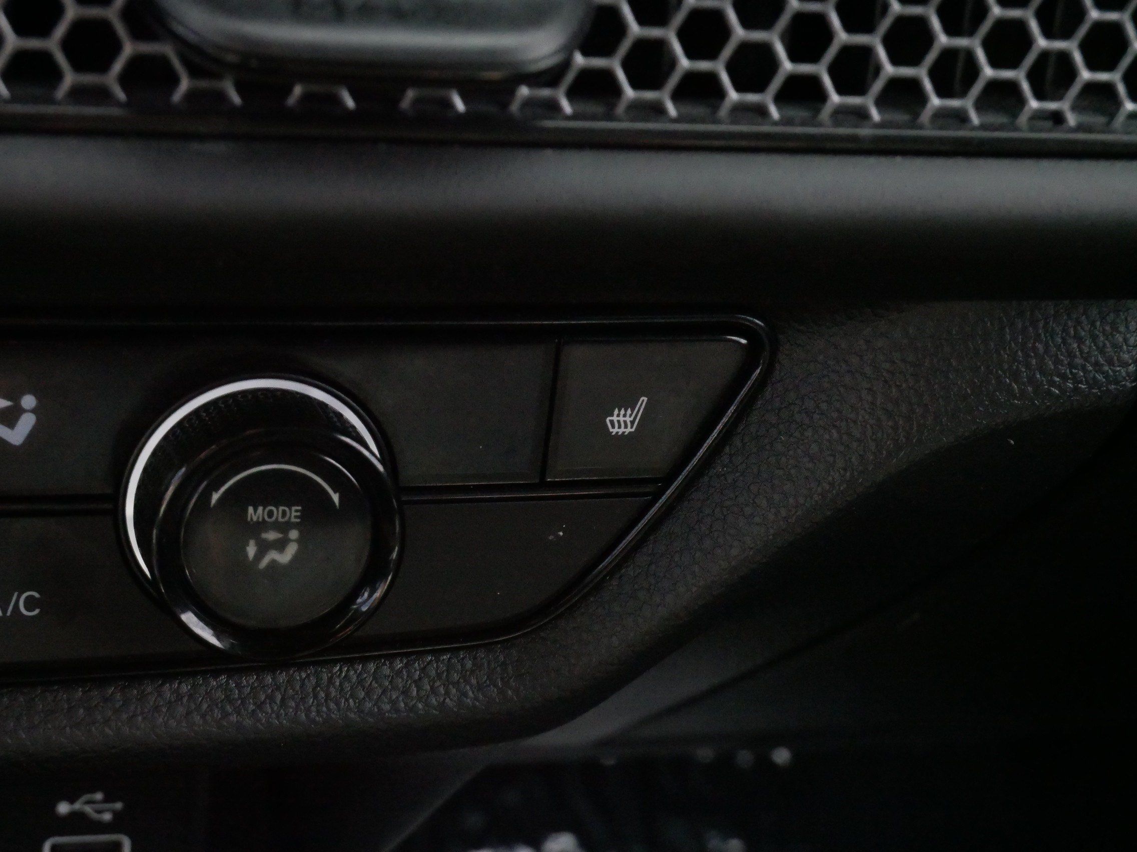 Certified 2025 Honda HR-V Sport image 28