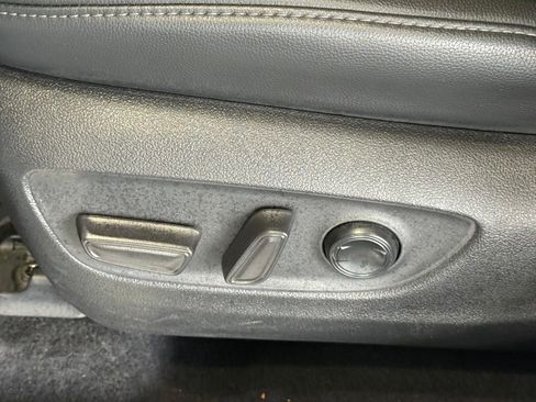 Used 2022 Toyota Highlander Limited image 24