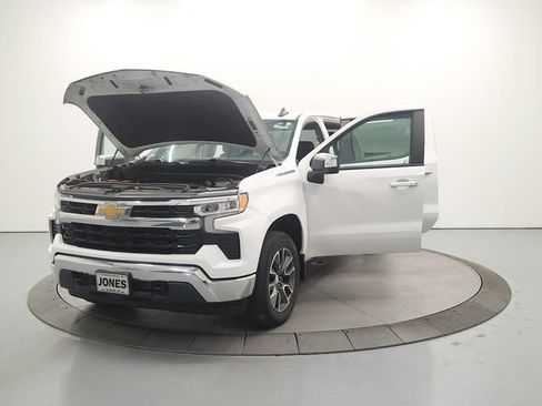 Used 2023 Chevrolet Silverado 1500 LT AWD/4WD image 12