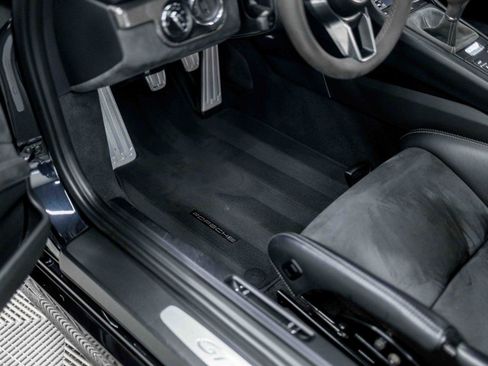 Used 2016 Porsche Cayman GT4 RWD image 40