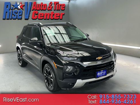 Used 2023 Chevrolet TrailBlazer LT FWD image 1