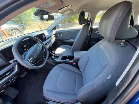 Used 2025 Kia K4 LXS image 25