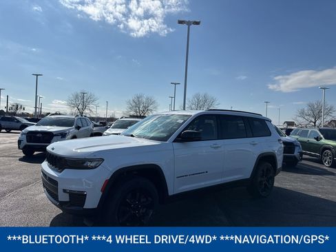 Used 2022 Jeep Grand Cherokee L Limited w/ Black Appearance Package image 2