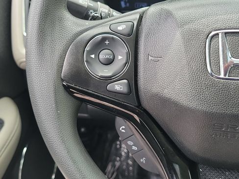 Used 2019 Honda HR-V EX image 9