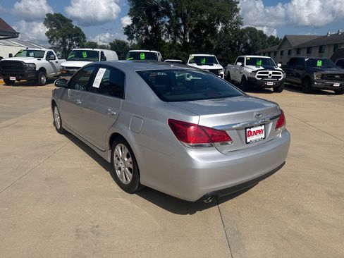 Used 2011 Toyota Avalon FWD image 3